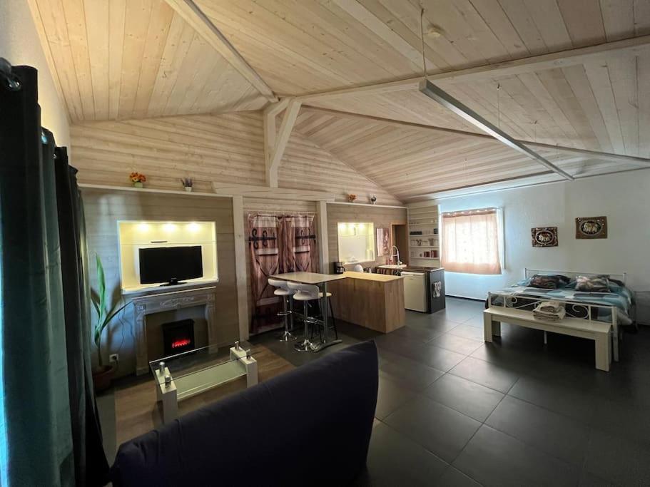 Loft Des Milans, Petit Nid Douillet Perche Sur La Campagne Apartment Ecublens  Exterior photo
